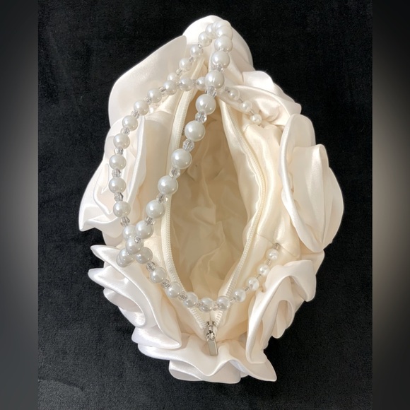 Women’s White Satin Floral Handbag - Picture 7 of 12
